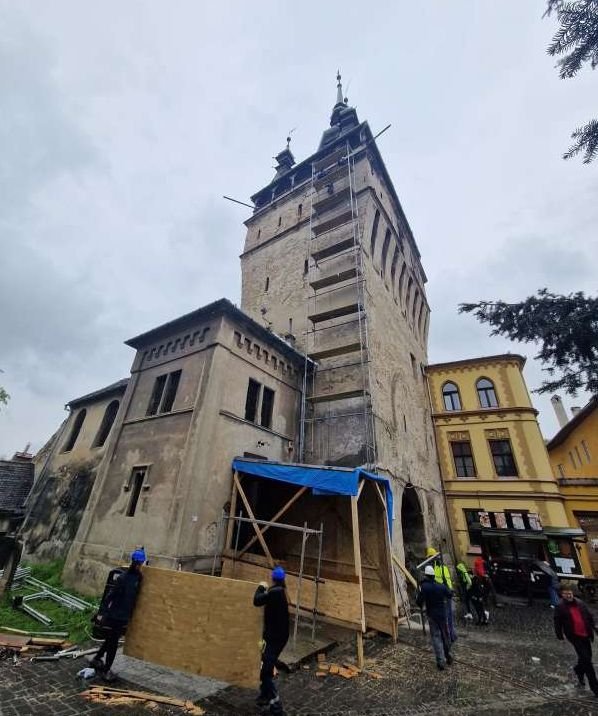 Nekiláttak. Az Óratorony tetőszerkezetét legutóbb 1894-ben újították fel •  Fotó: Segesvár polgármesteri hivatala