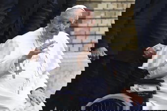 Nem elég a kenyér, az ember szívét is táplálni kell – szegényekkel, görögkatolikusokkal is találkozott a szentatya Budapesten