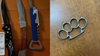 Bicskák, boxer – alaposan „felfegyverkezve” akart bemenni a bukaresti parlament épületébe két férfi