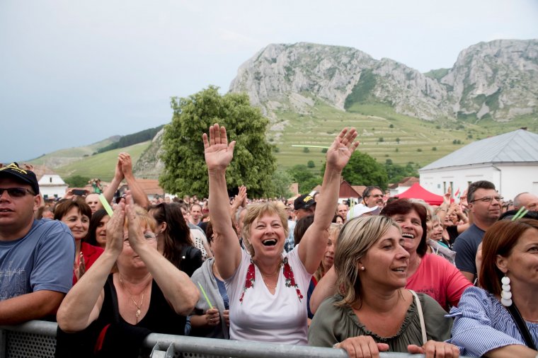 „Kitágítja a határokat” a magyar közmédia háromnaposra bővült rendezvénye a festői szépségű, Fehér megyei Torockón