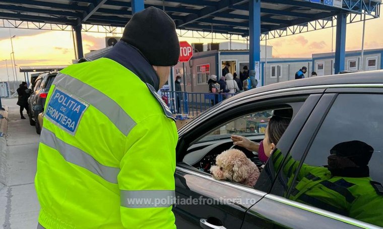 Változtak a 16 éven felüli kiskorúak külföldre utazásának feltételei