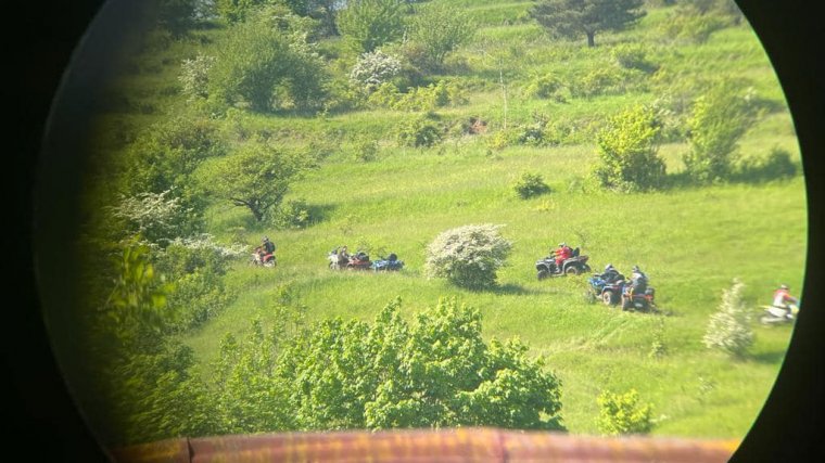 „Több örömet szerezhet egy erdei séta, mint egy motorzajos utazás”. A terepmotorosoknak üzent a csendőrség