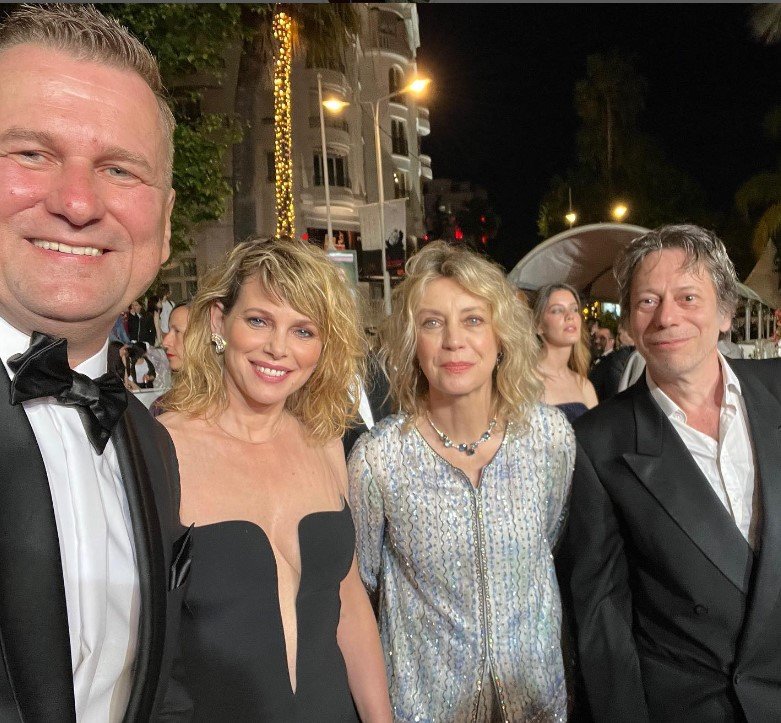 Cannes-i szelfi a film stábjával (Anger Zsolt a bal oldalon) •  Fotó: Anger Zsolt személyes archívuma