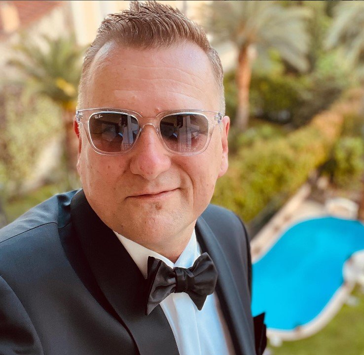 Anger Zsolt Cannes-ban a vörös szőnyeges jelenése előtt •  Fotó: Anger Zsolt személyes archívuma