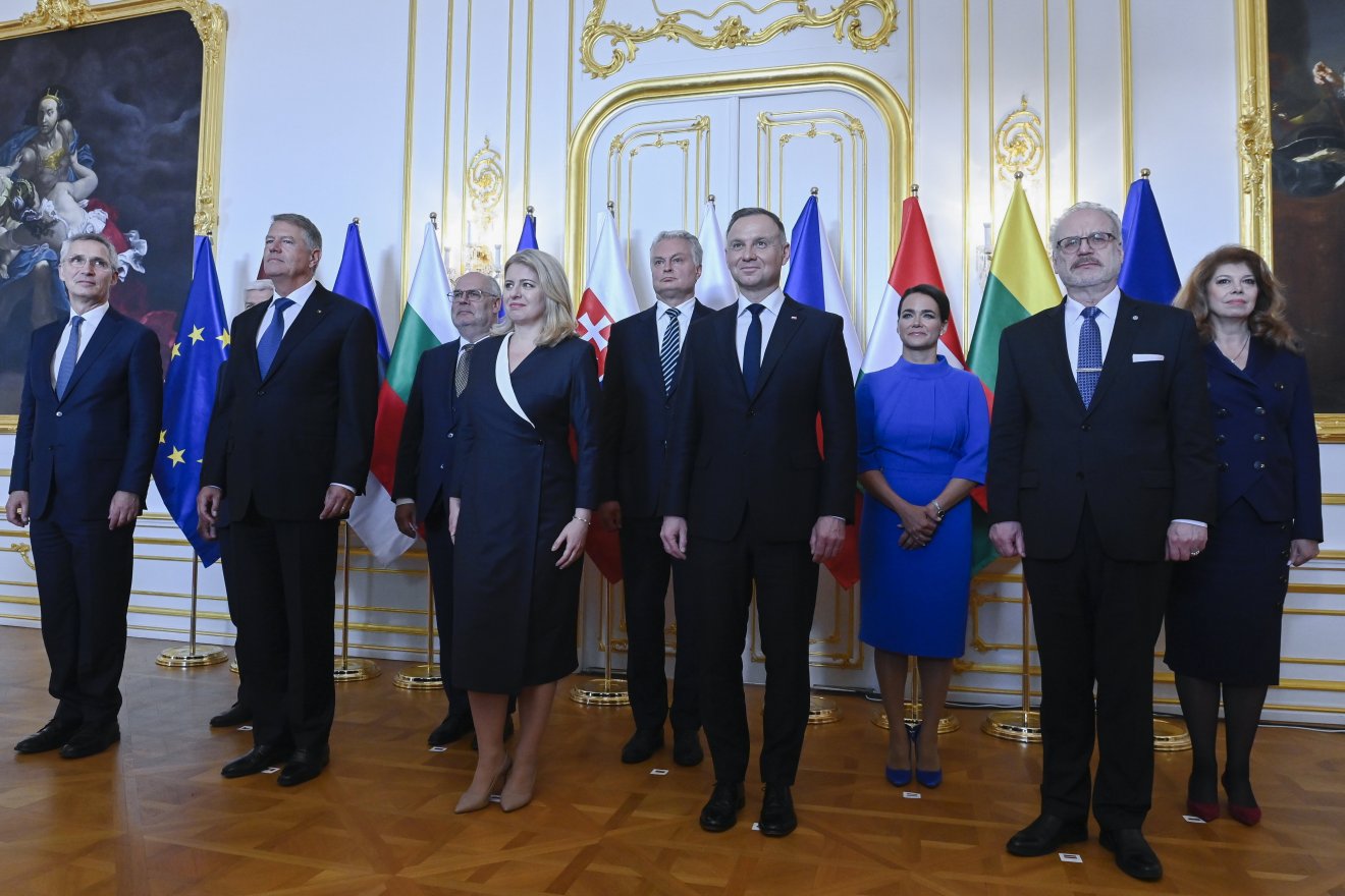 A közép- és kelet-európai NATO-tagállamokat tömörítő, Bukaresti Kilencek csoport (B9) keddi csúcstalálkozója Pozsonyban •  Fotó: Koszticsák Szilárd/ MTI