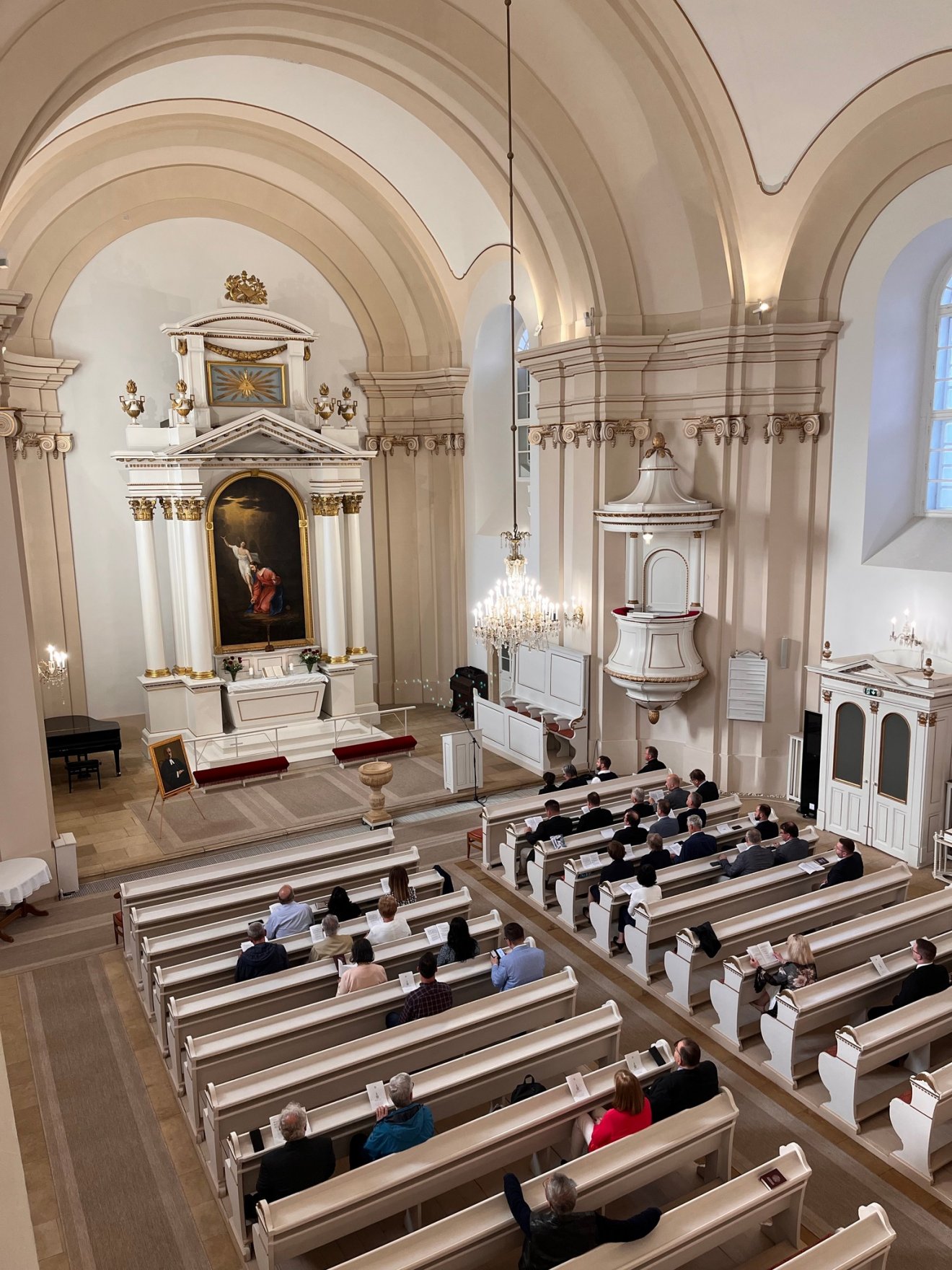 A testület a gyönyörűen felújított kolozsvári evangélikus templomban •  Fotó: Romániai Evangélikus - Lutheránus Egyház/Facebook
