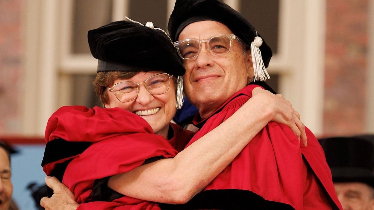 Karikó Katalin és Tom Hanks •  Fotó: MTI/EPA/C. J. Gunther