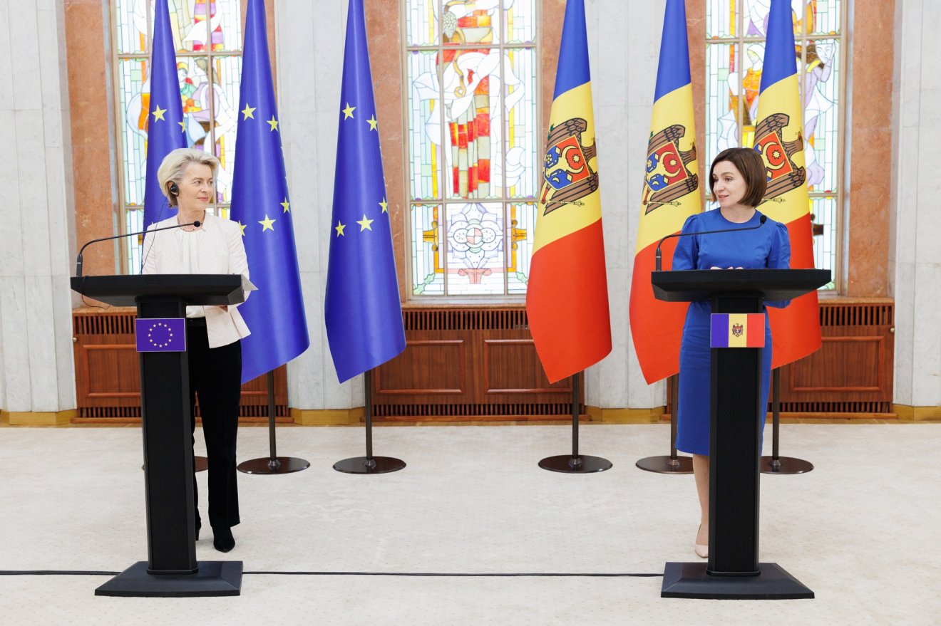 Az EU-n keresztül Romániába? Ursula von der Leyen Maia Sandu moldovai elnök társaságában •  Fotó: Facebook/Maia Sandu