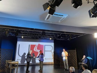 Fekete Vince költőt Halálgyakorlatok című, Budapesten megjelent kötetéért díjazta a Romániai Írók Szövetsége