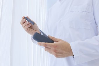 A cigarettagyártó cégek kicseleznék az EU-s korlátozást, teával próbálkoznak dohány helyett