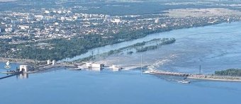 Felrobbant Ukrajnában a hatalmas gát, amely a zaporizzsjai atomerőművet is ellátja