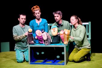 Székelyföldön, Budapesten lépett fel, Aradra készül az Egy kupac kufli című előadásával a szatmári bábtársulat