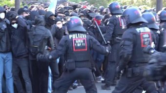 Szélsőbalosok randalíroztak Németországban, a rendőrökkel is összecsaptak