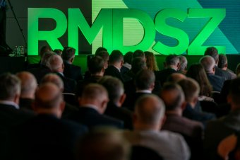 Több pénzből gazdálkodtak tavaly a parlamenti pártok, a legtöbb alkalmazottat az RMDSZ foglalkoztatja