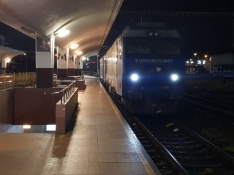 FRISSÍTVE – Budapestről indult a bécsi gyors az áradások miatt, kedden is csak a magyar fővárosig lehet eljutni