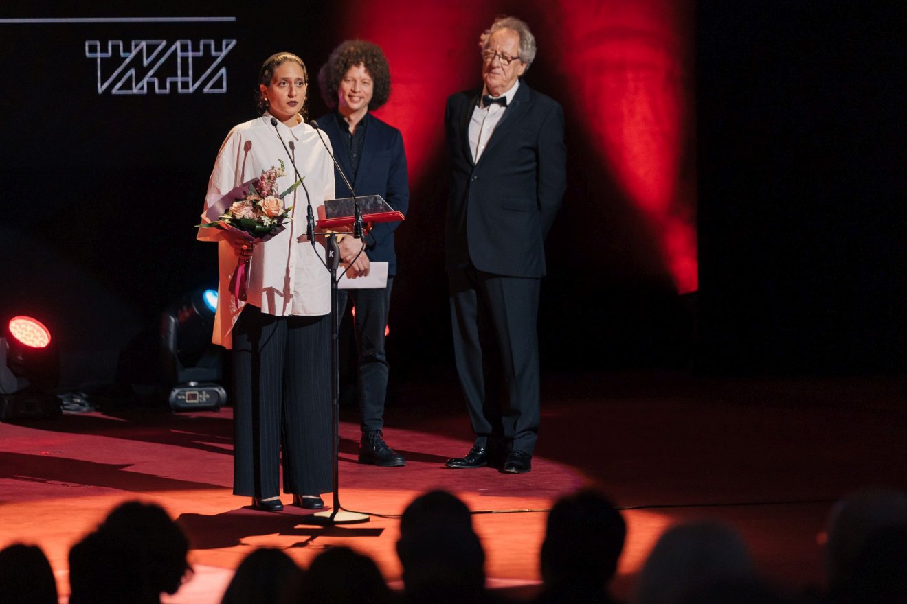 Dornaz Hajiha iráni rendező (balról) Mint a hal holdon (Like a Fish on the Moon) című alkotása nyerte a kolozsvári nemzetközi szemle fődíját •  Fotó: TIFF