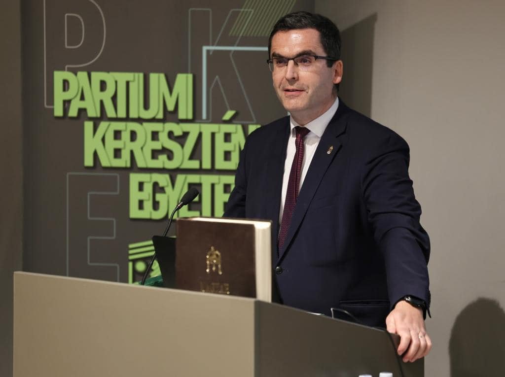 •  Fotó: Facebook/Prof. Dr. Kovács Levente