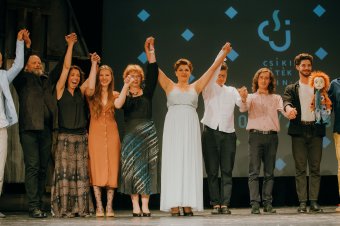Közel negyvenezer nézője volt a most zárult színházi idényben a Csíki Játékszínnek, a társulat díjazta munkatársait