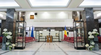 A Securitate, a Ceaușescu-rendszer és a fasiszta kommunizmus rehabilitálása