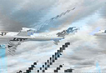 Kényszerleszállást hajtott végre Bukarestben a lengyel légitársaság gépe; egy utas meghalt