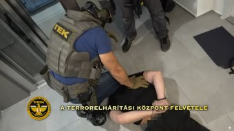 A norvég tömeggyilkos tettét akarta másolni honfitársa Budapesten, kommandósok őrizetbe vették