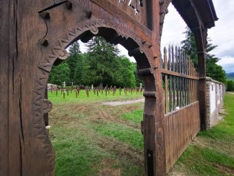 Lebontották az Úzvölgyében törvénytelenül felállított betonkereszteket