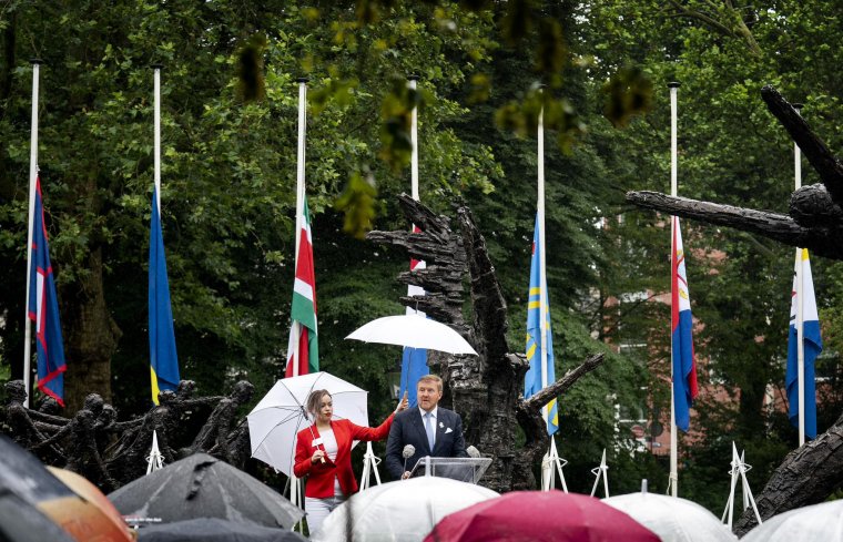 Bocsánatot kért a holland király, amiért országa támogatta a rabszolgaságot