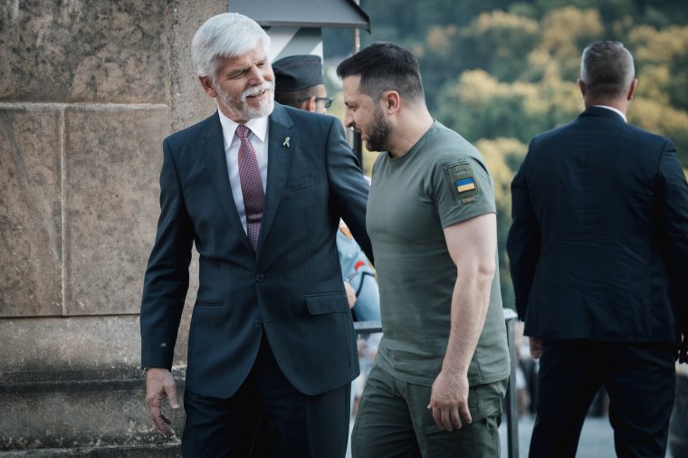 Ukrajna NATO-tagságának támogatásáért lobbizik Zelenszkij Prágában