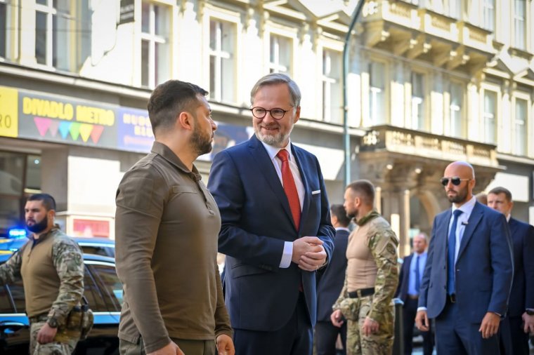 Csehország katonai támadó helikoptereket és lőszert szállít Ukrajnának