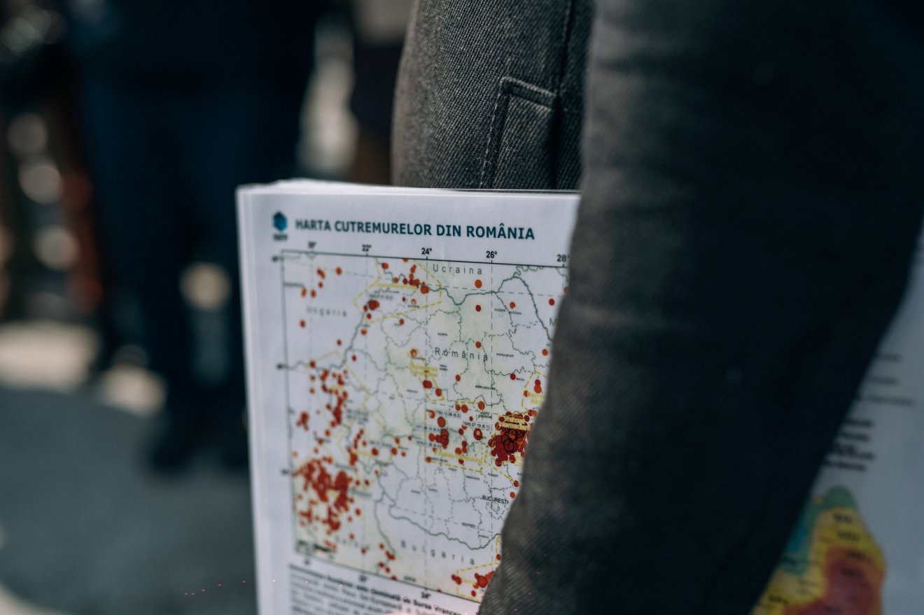 Az idei nagy erősségű romániai földrengések nyomán megugrott a kötelező lakásbiztosítások száma •  Fotó: Facebook/INCDFP