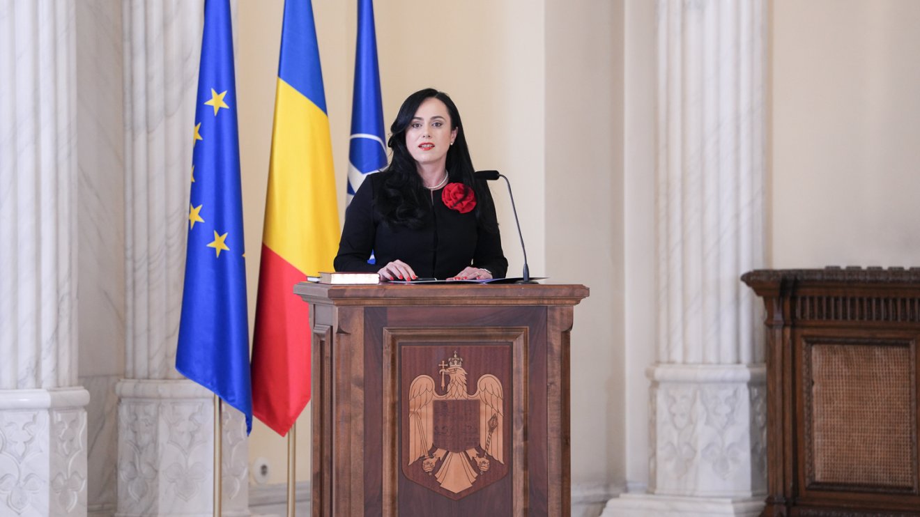 Simona Bucura-Oprescu vette át a munkaügyi minisztérium irányítását •  Fotó: Presidency.ro