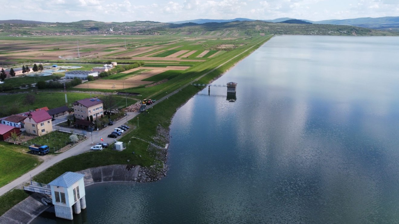 Megfelelő a vízállás a Szilágy megyei Varsolcon található tóban is •  Fotó: Apele Române Someș-Tisa/Răzvan Stroi