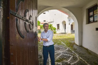 Levették a láncokat és a lakatokat: még idén megnyílhat a látogatók előtt a brassói fellegvár