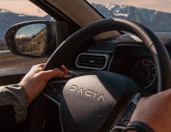 Padlógázzal kezdte az évet a romániai autópiac, a Dacia után egy japán márka a legnépszerűbb