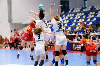 Megverte a házigazda románokat, döntős a magyar női juniorválogatott a kézi-Eb-n