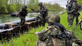 Hamar kosarat kapott Ciolacu: a németek nem küldenek állandó katonai kontingenst Romániába