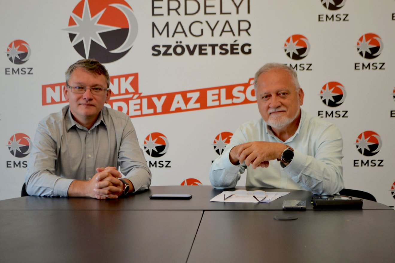 Csomortányi István és Zatykó Gyula •  Fotó: Erdélyi Magyar Szövetség