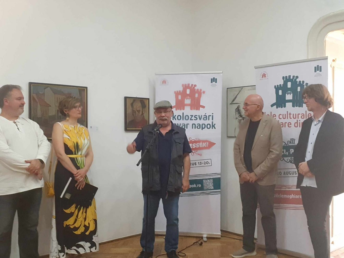 Vákár István, Bordás Beáta, Kántor László, Lucian Năstase-Kovács és Balázs Imre József a kiállítás megnyitóján •  Fotó: Kiss Judit