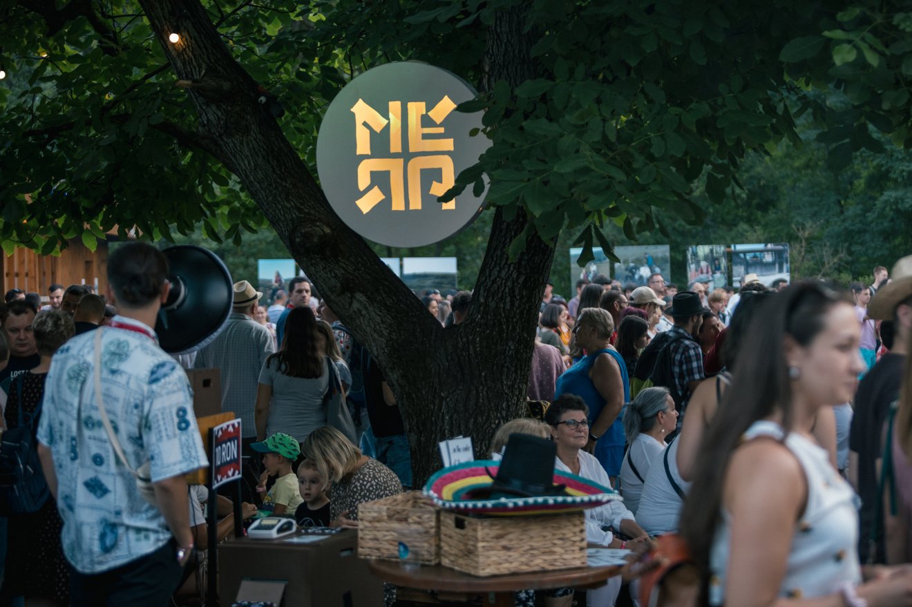 •  Fotó: Méra Világzenei Csűrfesztivál