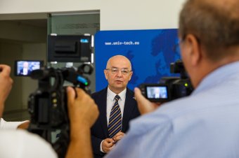 Boc szerint Orbánnak nem lenne szabad kritizálnia a NATO-t és az EU-t