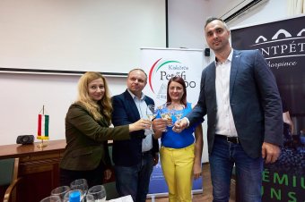 Kiskőröst és térségét, az ottani borokat mutatták be a Petőfi 200 emlékév kapcsán a Kolozsvári Magyar Napokon