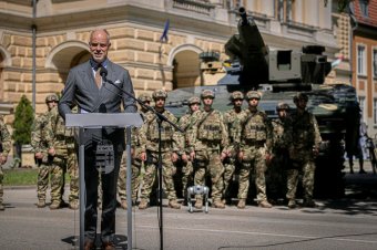 „Leleplezés”: a Tisza Párt elnöke szerint az Orbán-kormánynak azért kell mennie, mert ütőképes hadsereget akar