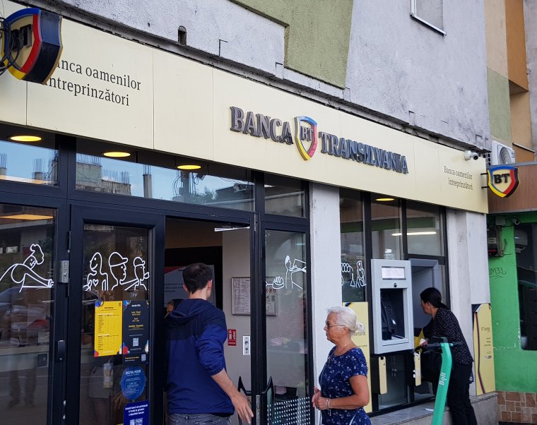 Multik és bankok extraprofitjának megadóztatásából tömködné a költségvetési lyukat a kormány