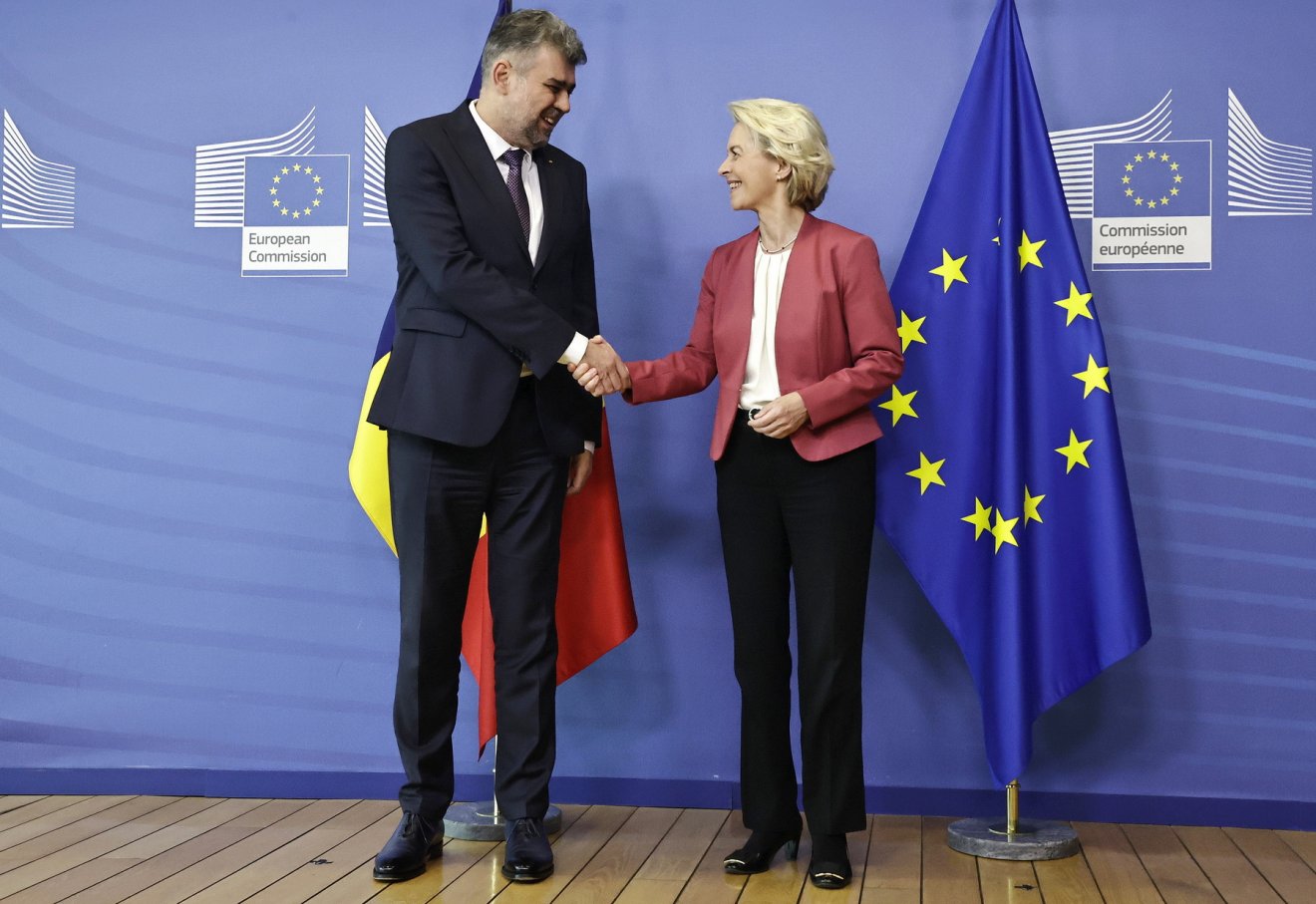 Marcel Ciolacu többek között Ursula von der Leyennel, az Európai Bizottság elnökével is tárgyalt Brüsszelben •  Fotó: Gov.ro