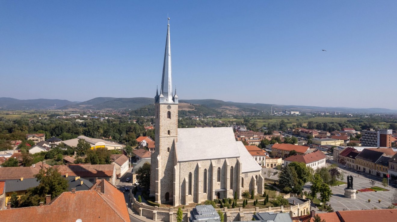 Szépül a város. Dés nagyobbik, 7 millió eurós projektje csaknem 15 hektárnyi zöldterület modernizálását is magában foglalja •  Fotó: MTI/Kiss Gábor