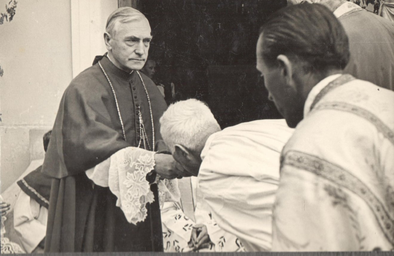 Márton Áron püspök (Csíkszentdomokos, 1896. augusztus 28. – Gyulafehérvár, 1980. szeptember 29.) •  Fotó: Márton Áron Múzeum/Facebook