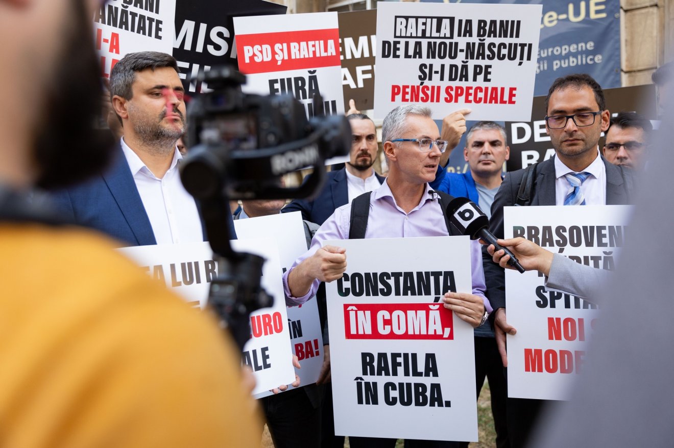Az USR élesen bírálja az Alexandru Rafila irányította egészségügyi tárcát amiatt, hogy lemond hat, összesen 700 millió euró értékű PNRR-s projektről •  Fotó: USR/Facebook