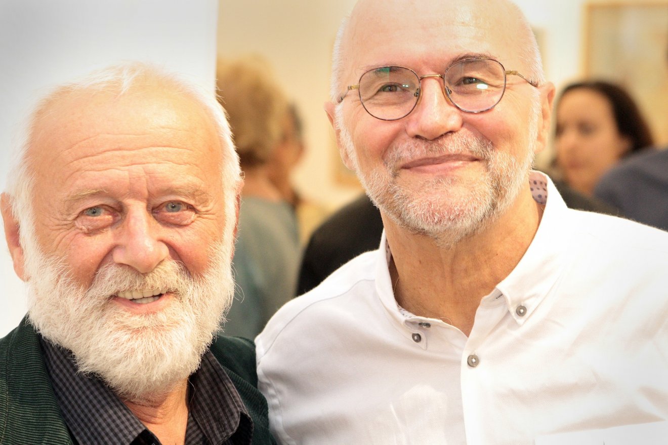 Vetró András szobrászművész és Lucian Năstase-Kovács, a Kolozsvári Művészeti Múzeum igazgatója a megnyitón •  Fotó: Kolozsvári Művészeti Múzeum/Facebook