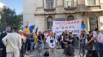 Elítélte a román médiahatóság az AUR-tüntetésen történt újságíró-bántalmazást