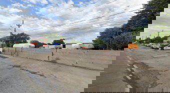 A gáz meghibásodott tartálykocsiból való átfejtése közben tisztázatlan körülmények között kigyulladt tűz okozhatta a robbanást